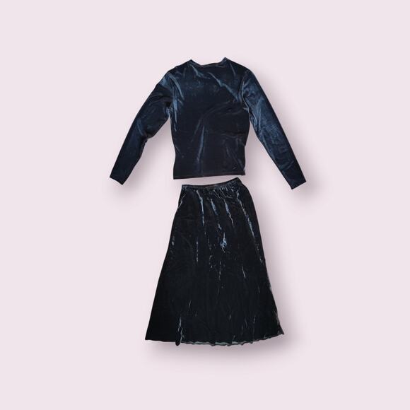 Hairston Roberson Ropa Women's Black Velvet Long Sleeve and Maxi Skirt Medium - Picture 2 of 12